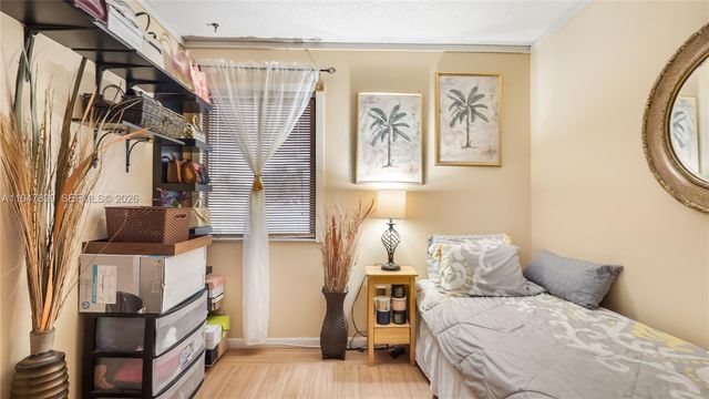 7808 SW 8th Ct, North Lauderdale, FL 33068