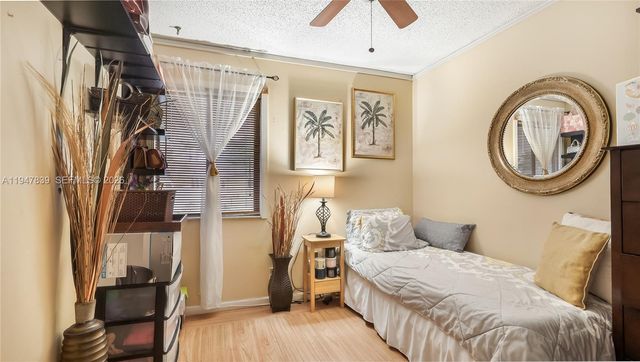 7808 SW 8th Ct, North Lauderdale, FL 33068