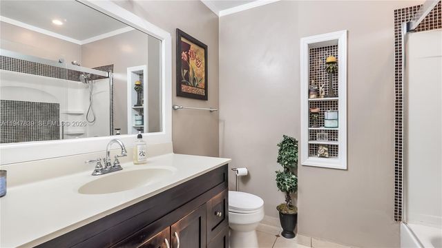 7808 SW 8th Ct, North Lauderdale, FL 33068