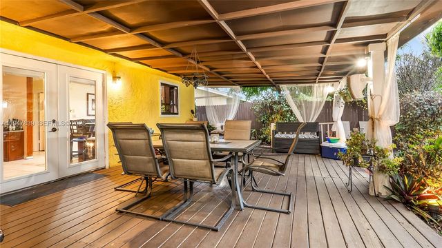 7808 SW 8th Ct, North Lauderdale, FL 33068