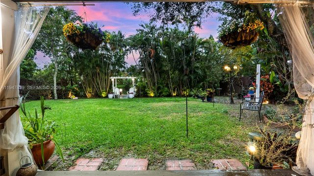 7808 SW 8th Ct, North Lauderdale, FL 33068