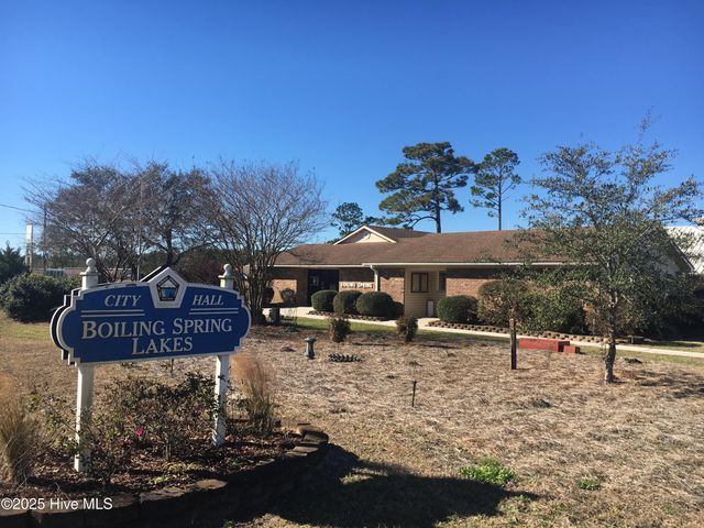 1041 Brooke Ridge Lane, Southport, NC 28461