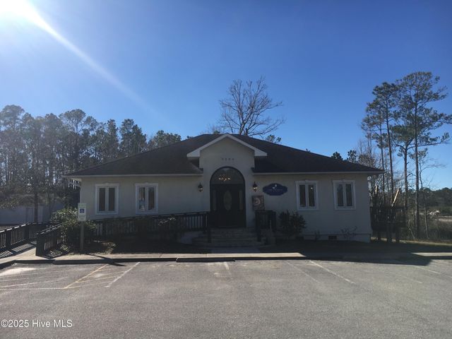 1041 Brooke Ridge Lane, Southport, NC 28461