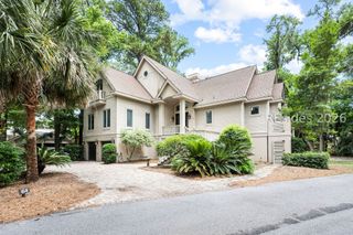 64 Lawton Rd, Hilton Head Island, SC 29928
