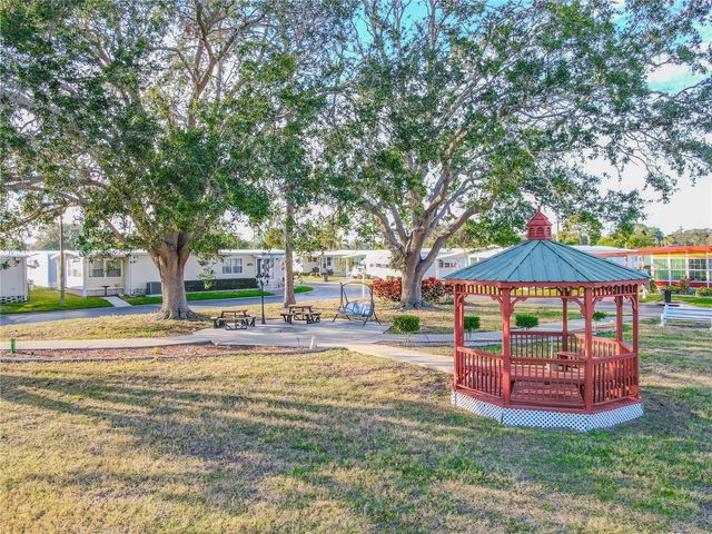 10343 MAGNOLIA LANE 180, Largo, FL 33773