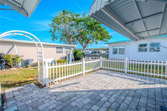 10343 MAGNOLIA LANE 180, Largo, FL 33773