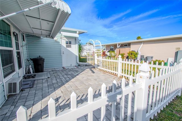 10343 MAGNOLIA LANE 180, Largo, FL 33773