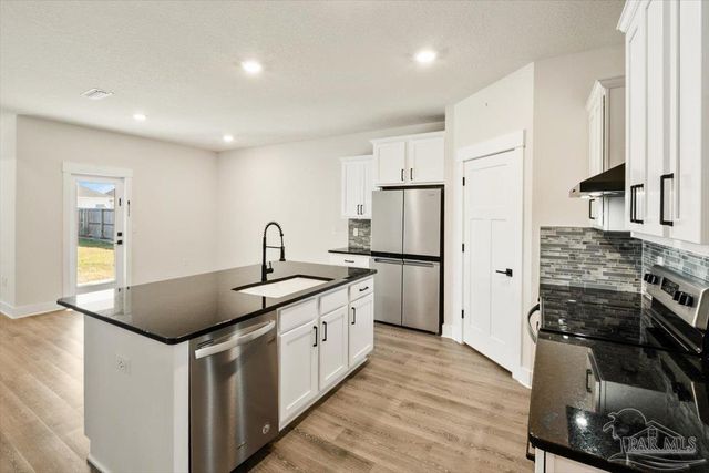 6207 Jenks Dr, Gulf Breeze, FL 32563