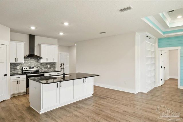 6207 Jenks Dr, Gulf Breeze, FL 32563