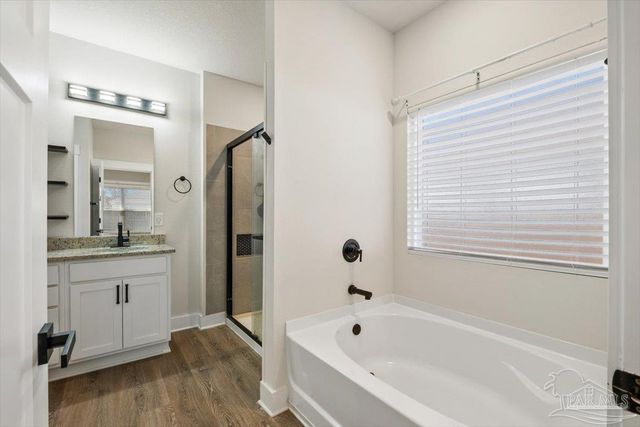 6207 Jenks Dr, Gulf Breeze, FL 32563