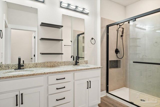 6207 Jenks Dr, Gulf Breeze, FL 32563