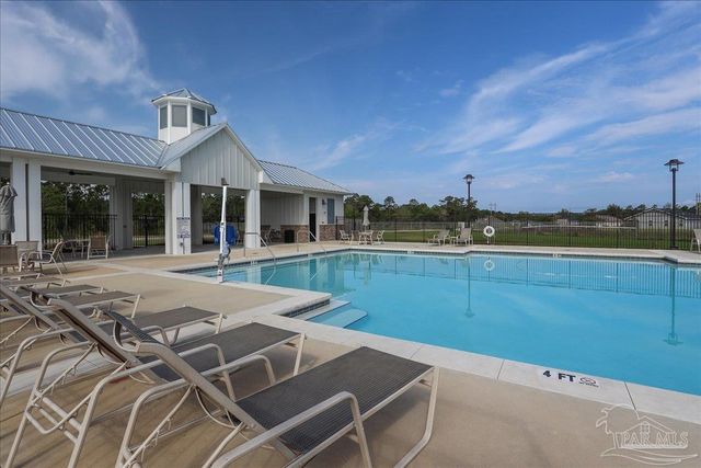 6207 Jenks Dr, Gulf Breeze, FL 32563