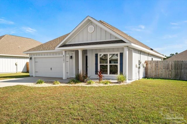 6207 Jenks Dr, Gulf Breeze, FL 32563
