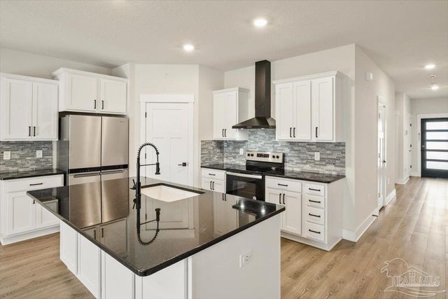 6207 Jenks Dr, Gulf Breeze, FL 32563