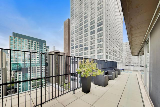 201 E CHESTNUT Street 22C, Chicago, IL 60611