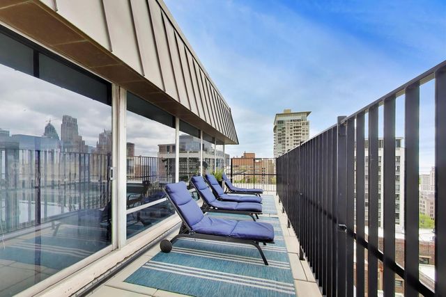 201 E CHESTNUT Street 22C, Chicago, IL 60611