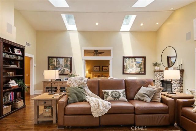 2411 3rd, La Verne, CA 91750