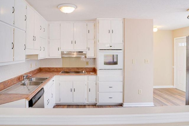 220 Winding Stream Trail, Hampton, GA 30228