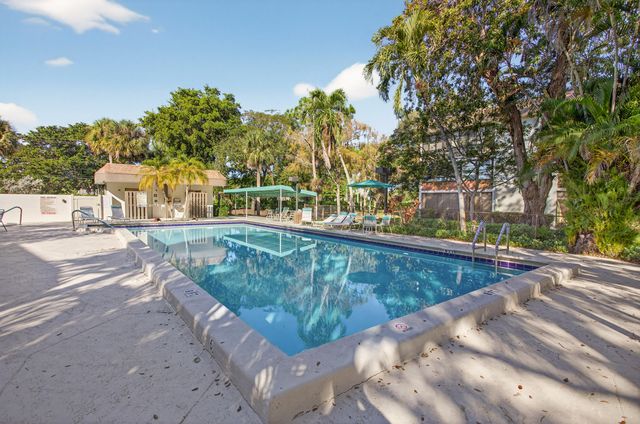 7547 NW 79th Avenue 212, Tamarac, FL 33321