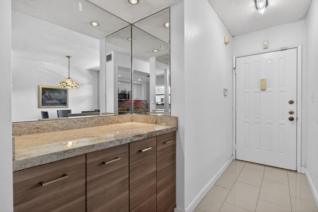 7547 NW 79th Avenue 212, Tamarac, FL 33321