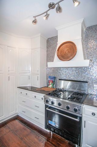 31 Wentworth Street, Charleston, SC 29401