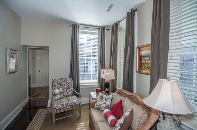 31 Wentworth Street, Charleston, SC 29401