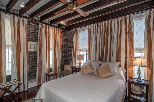 31 Wentworth Street, Charleston, SC 29401