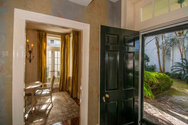 31 Wentworth Street, Charleston, SC 29401