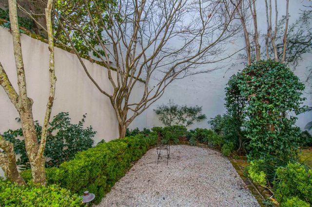 31 Wentworth Street, Charleston, SC 29401