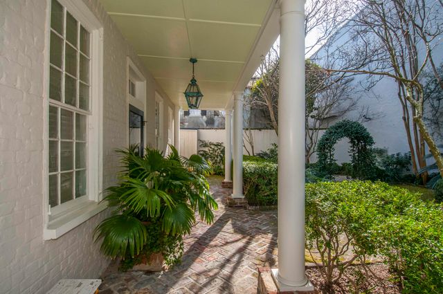 31 Wentworth Street, Charleston, SC 29401
