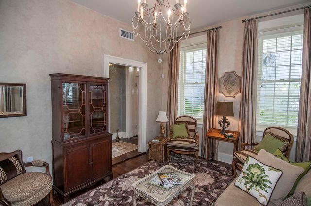 31 Wentworth Street, Charleston, SC 29401
