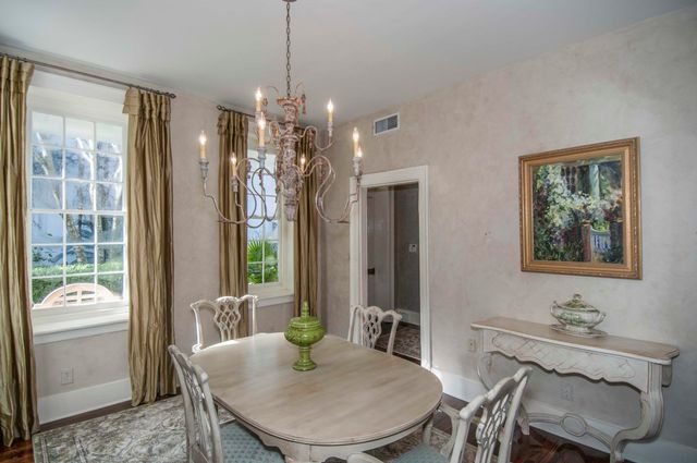 31 Wentworth Street, Charleston, SC 29401