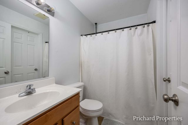 5715 W Grove Drive Se, City Of Kentwood, MI 49512