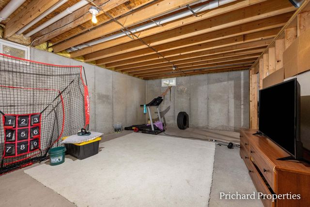 5715 W Grove Drive Se, City Of Kentwood, MI 49512