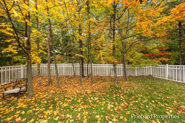 5715 W Grove Drive Se, City Of Kentwood, MI 49512