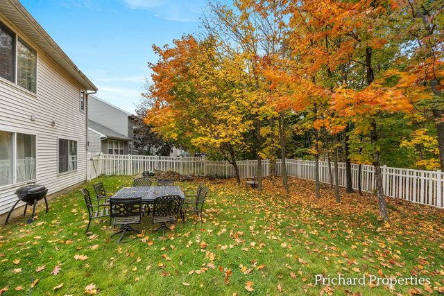 5715 W Grove Drive Se, City Of Kentwood, MI 49512