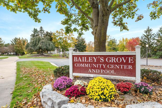 5715 W Grove Drive Se, City Of Kentwood, MI 49512