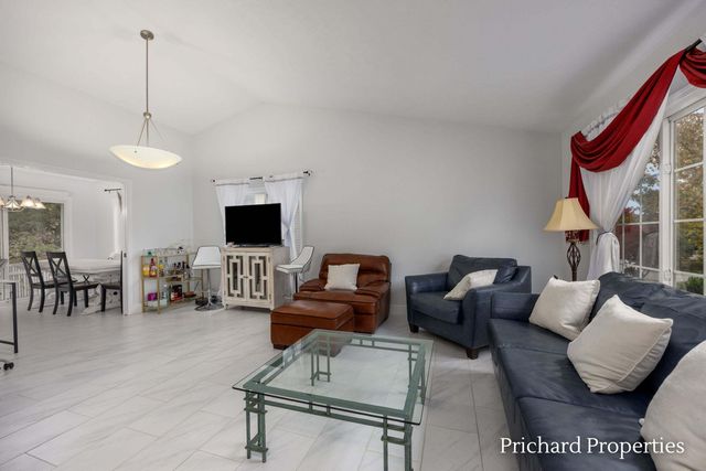 5715 W Grove Drive Se, City Of Kentwood, MI 49512