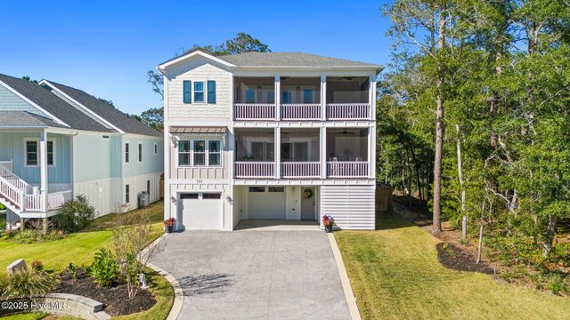 111 SW 22nd Street, Oak Island, NC 28465