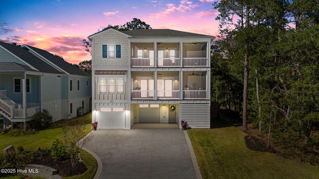 111 SW 22nd Street, Oak Island, NC 28465