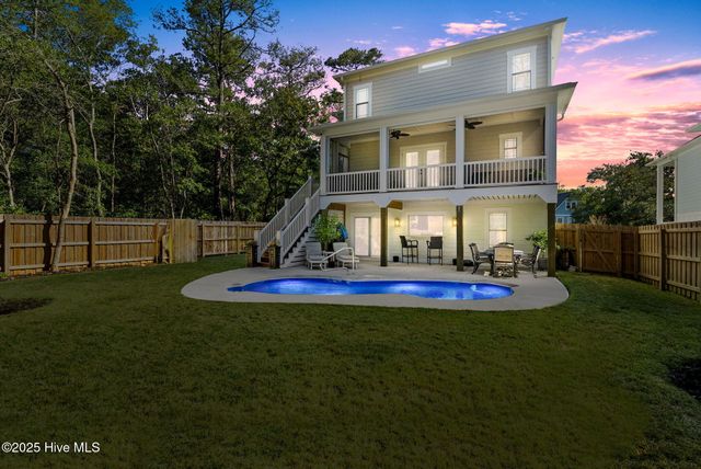 111 SW 22nd Street, Oak Island, NC 28465