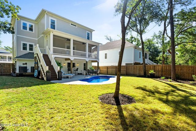 111 SW 22nd Street, Oak Island, NC 28465