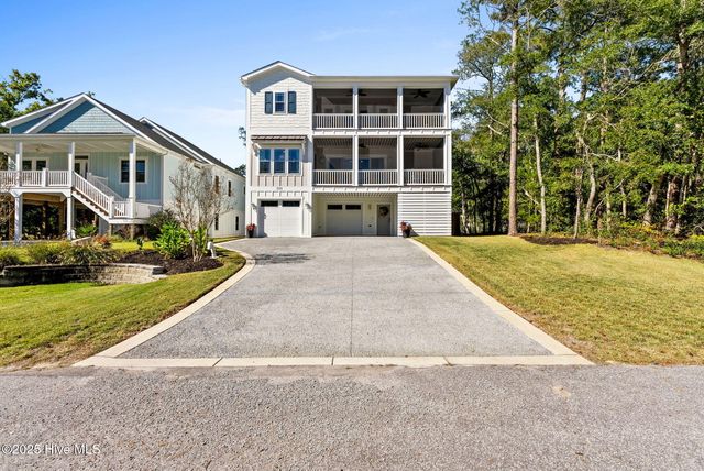 111 SW 22nd Street, Oak Island, NC 28465