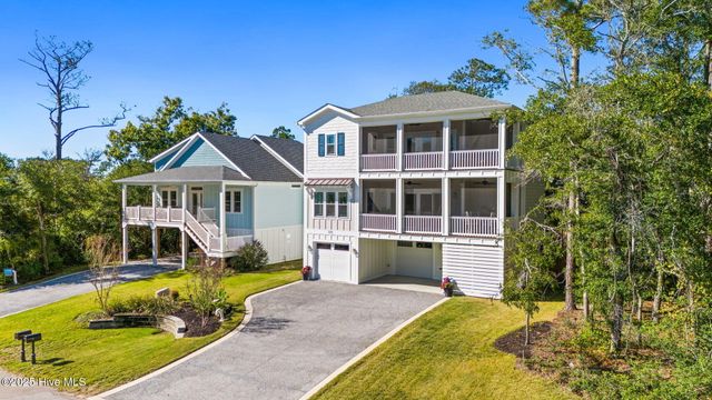 111 SW 22nd Street, Oak Island, NC 28465