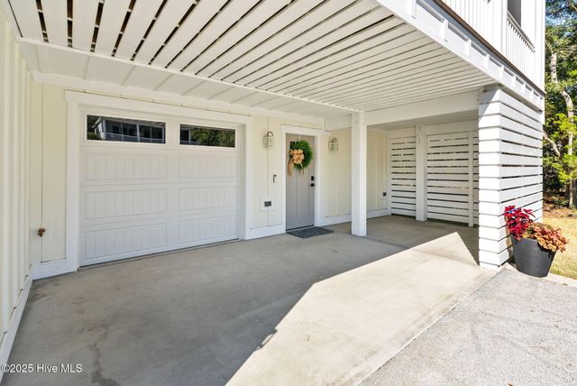 111 SW 22nd Street, Oak Island, NC 28465