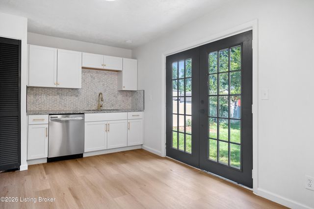 4901 Rossmoor Dr, Louisville, KY 40219