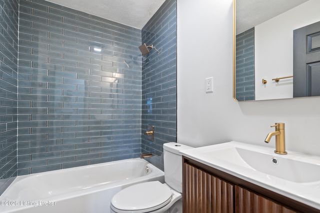 4901 Rossmoor Dr, Louisville, KY 40219