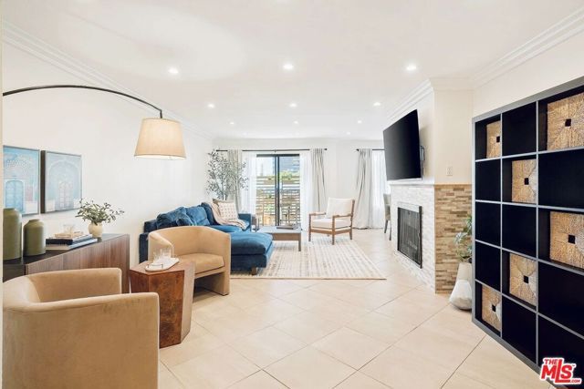 1215 Brockton Avenue 203, Los Angeles, CA 90025