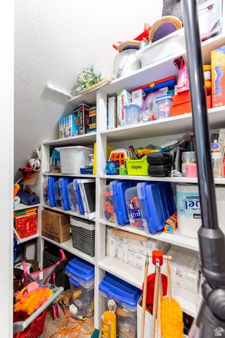 1556 E 460 S, Hyrum, UT 84319