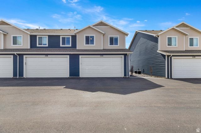 1556 E 460 S, Hyrum, UT 84319
